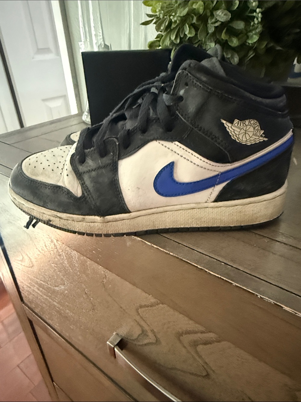 Nike Men's Mid-Top Sneaker in Black, White & Blue